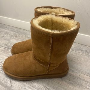 Light brown size 8 ugg boots